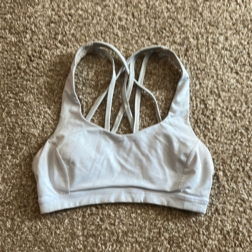 Lululemon Free to Be Serene Bra